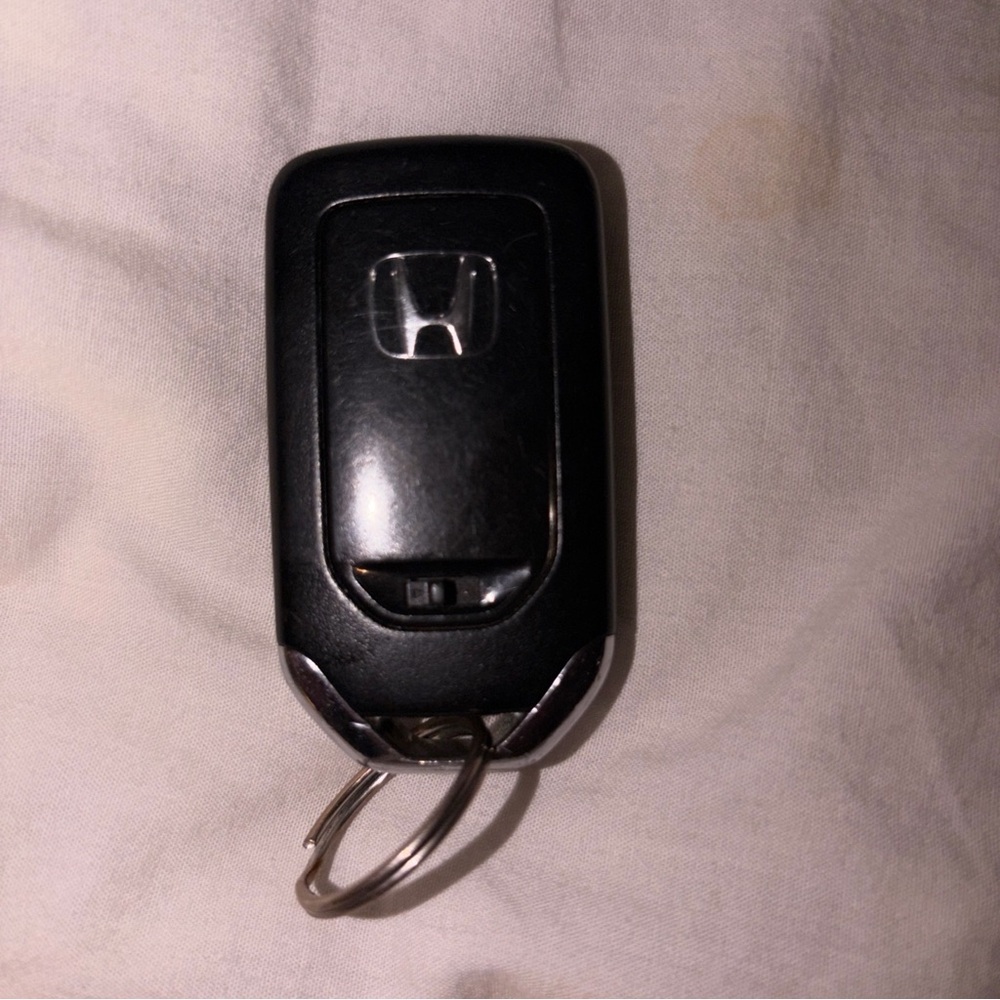 2016, 2017, 2018, 2019 Honda Black and Silver Car Key Fob